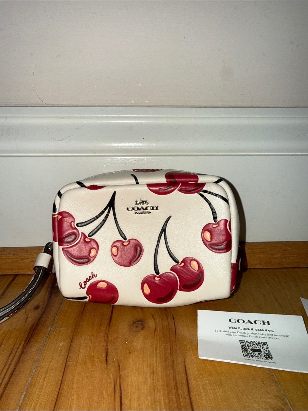 NWT Coach Cherry-Print Wristlet in Cream and Red - Picture 3 of 8